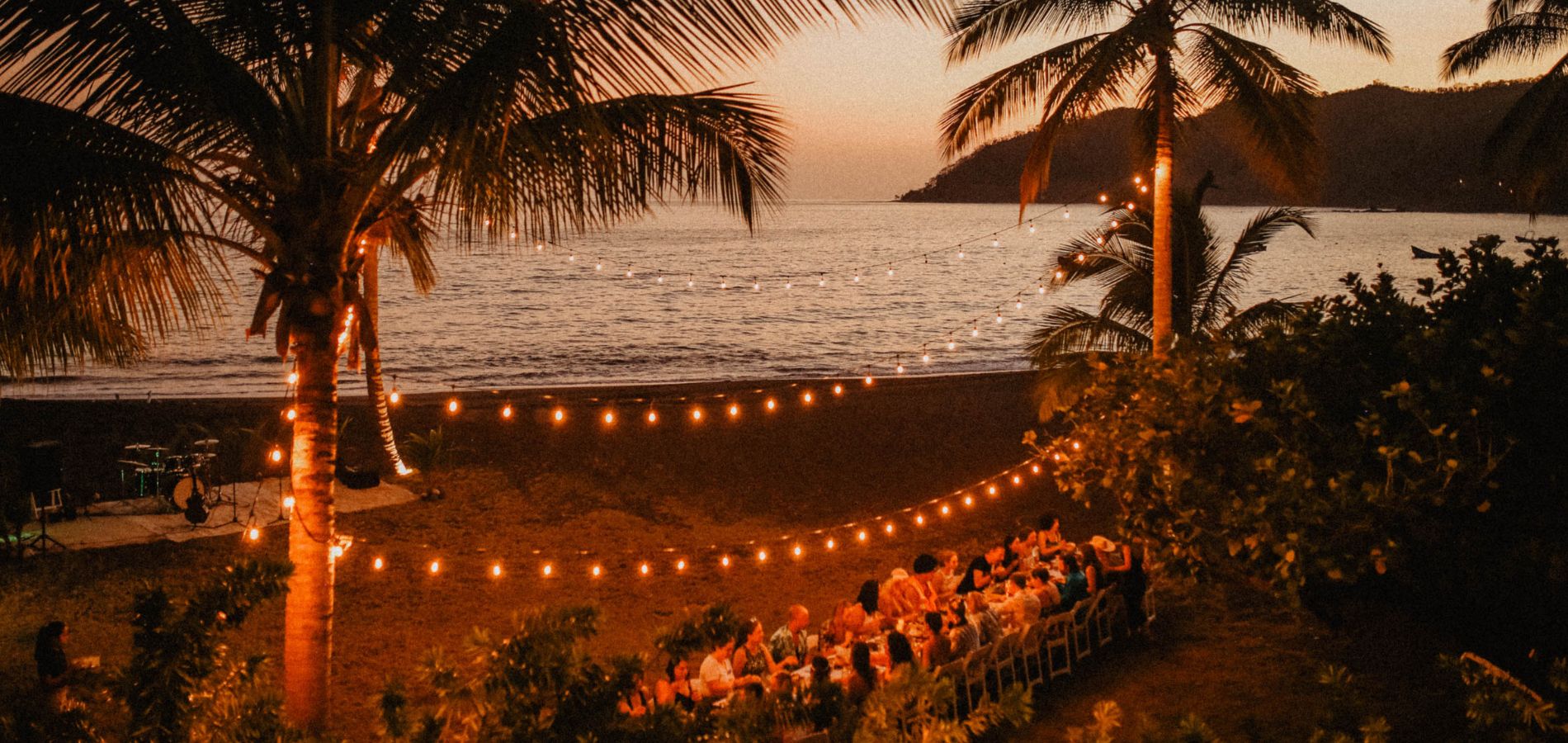 Beachfront dinner with live music in Panama